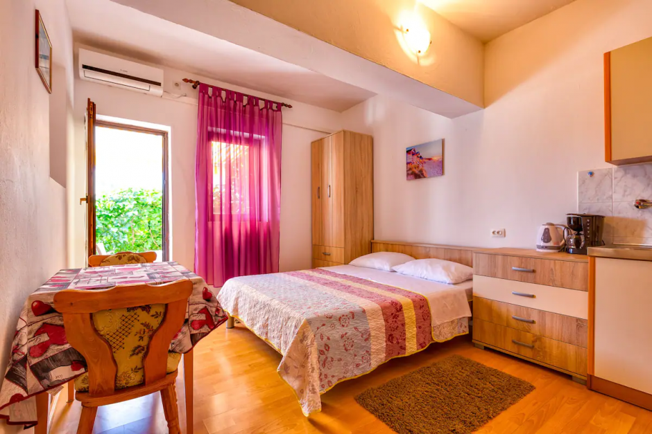 Apartment Karolina 4 - Studio for 2 people, near the beach, Mali Lošinj – 2