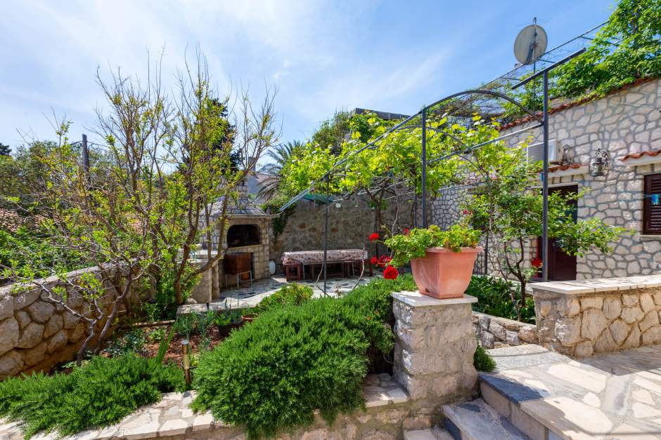 Apartment Lara 2  with terrace for relaxation in Mali Lošinj