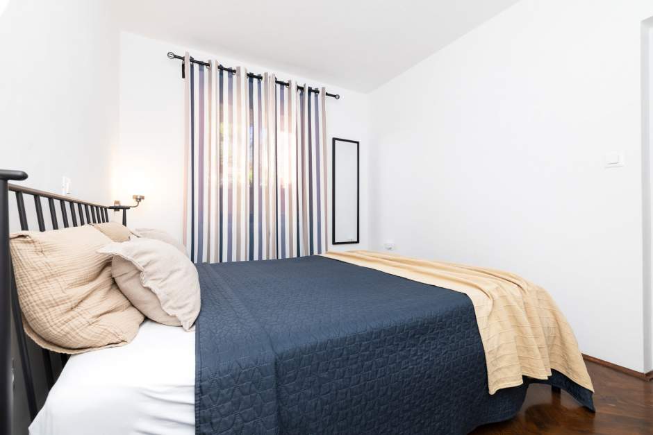 Apartment Lejla 1 Mali Lošinj, two bedroom apartment for 4 persons with romantic terrace and sea vie