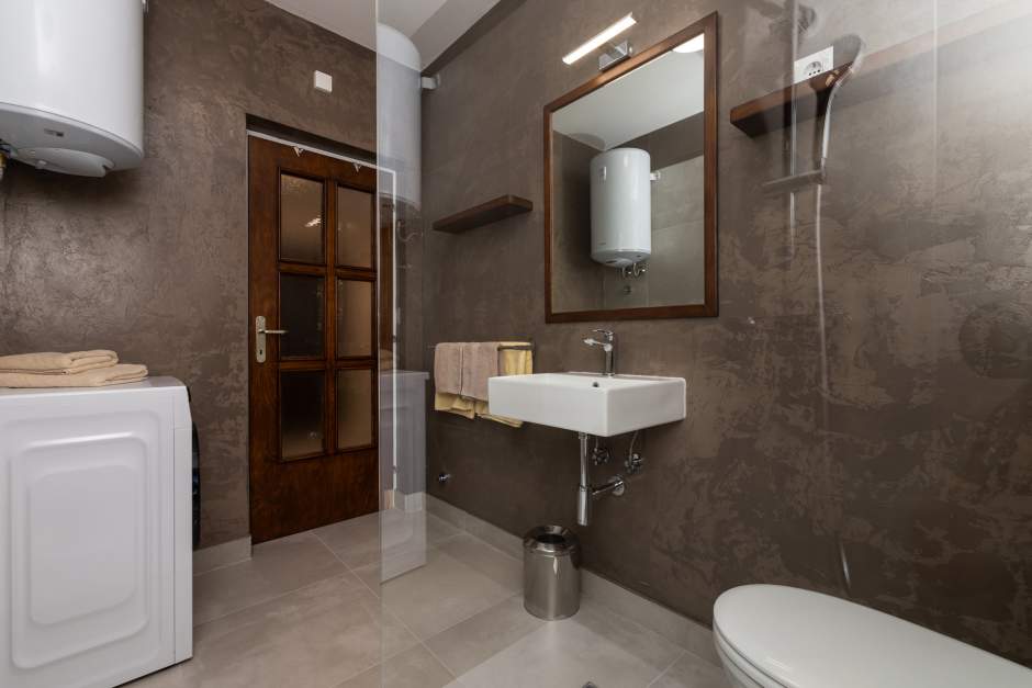 Apartment Lejla 1 Mali Lošinj, two bedroom apartment for 4 persons with romantic terrace and sea vie