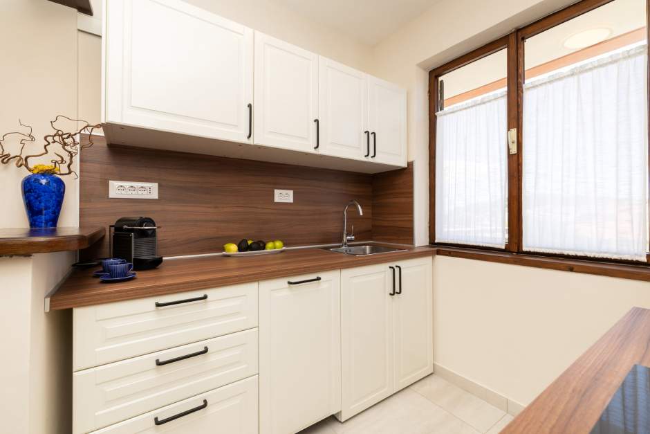 Apartment Lejla 1 Mali Lošinj, two bedroom apartment for 4 persons with romantic terrace and sea vie