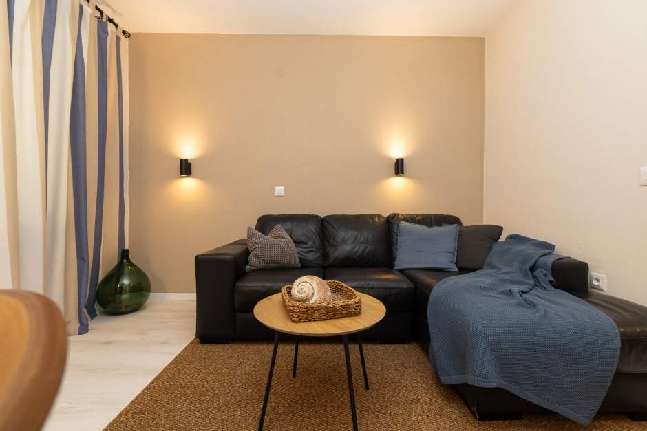 Apartment Lejla 1 Mali Lošinj, two bedroom apartment for 4 persons with romantic terrace and sea vie