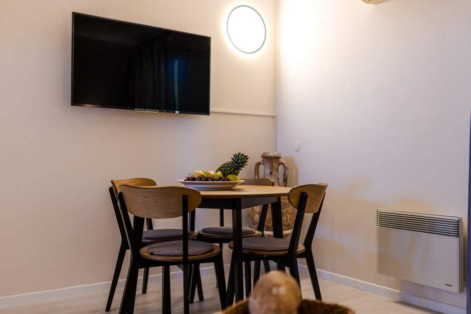 Apartment Lejla 1 Mali Lošinj, two bedroom apartment for 4 persons with romantic terrace and sea vie