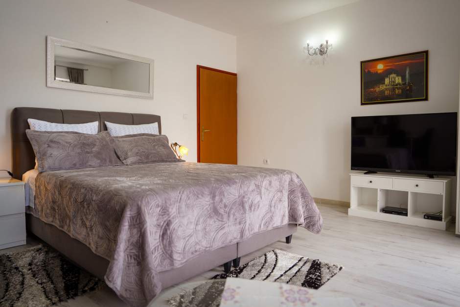 Ferienwohnungen Lisa 1 -  ein elegantes Apartment mit Blick auf den Hafen, Mali Losinj, Kroatien.