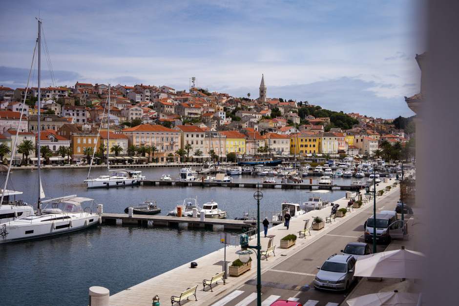 Ferienwohnungen Lisa 2 - mit einem attraktiven Blick auf den Hafen und das Meer Mali Losinj, Kroatia
