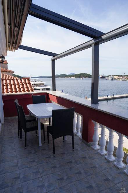 Ferienwohnungen Lisa 2 - mit einem attraktiven Blick auf den Hafen und das Meer Mali Losinj, Kroatia