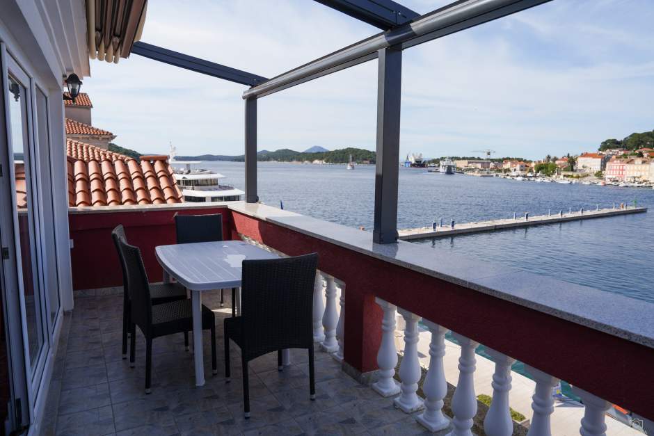 Ferienwohnungen Lisa 2 - mit einem attraktiven Blick auf den Hafen und das Meer Mali Losinj, Kroatia