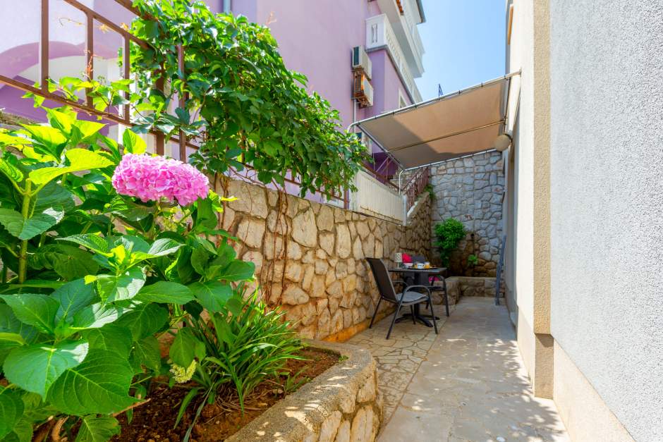 Apartment Adria 2 for 2 people, close to the beach and center, Mali Losinj – 12