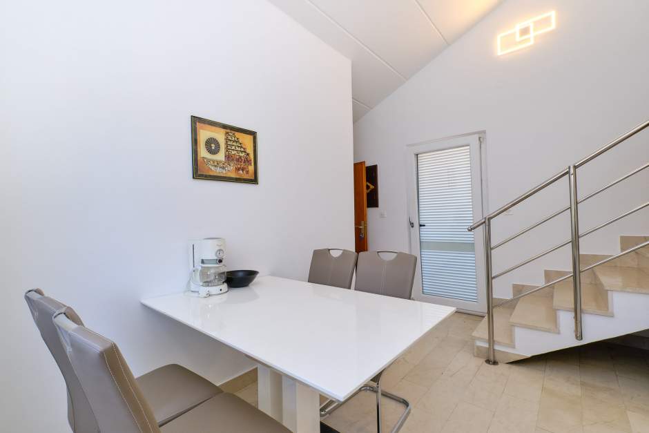 Apartment Milica 2 comfortable accommodation near the sea, Mali Lošinj