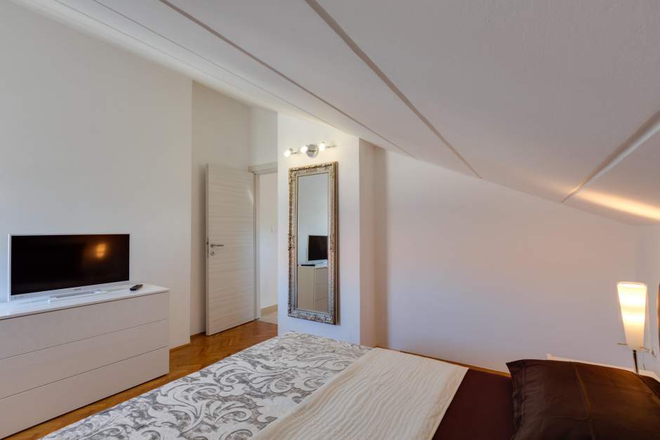 Apartment Milica 2 comfortable accommodation near the sea, Mali Lošinj