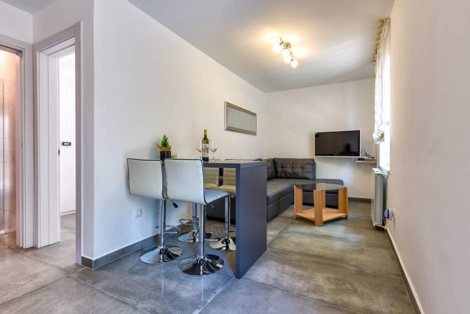 Apartment Milica 3 ideal vacation just a step away from the sea, Mali Lošinj