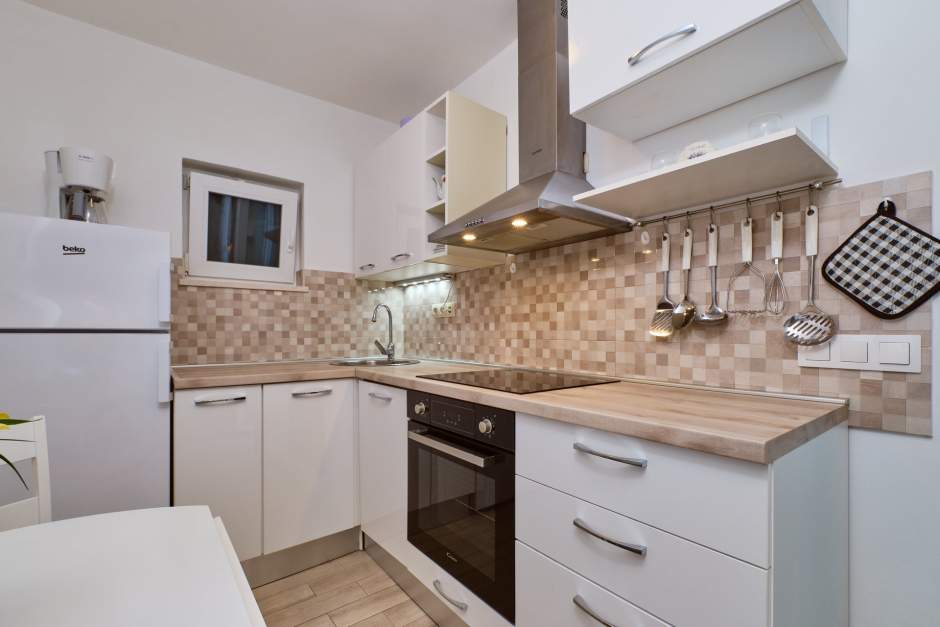 Apartma Sandra 2 balkon s pogledom na morje, Mali Lošinj