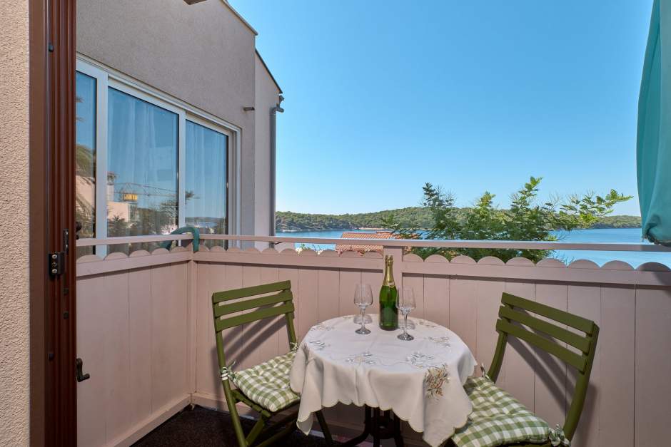 Apartma Sandra 2 balkon s pogledom na morje, Mali Lošinj