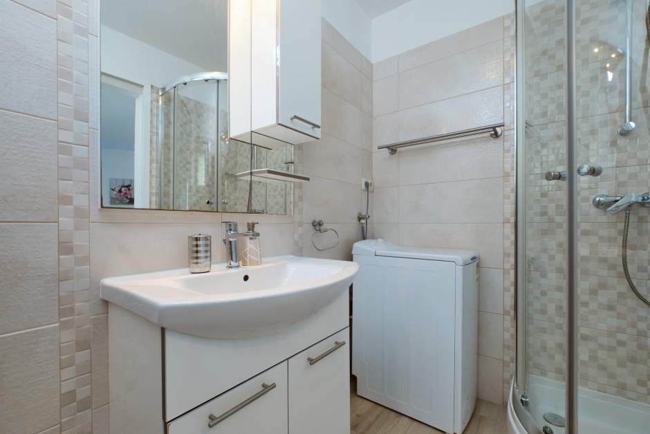 Apartma Sandra 2 balkon s pogledom na morje, Mali Lošinj