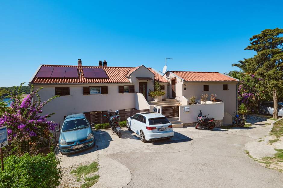 Apartma Sandra 2 balkon s pogledom na morje, Mali Lošinj