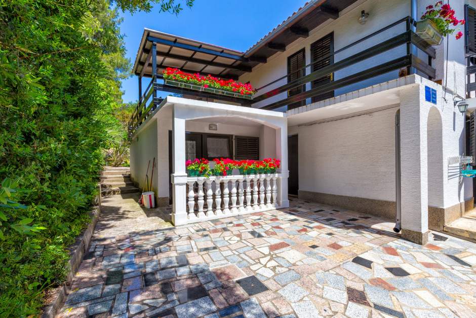 Apartment Sofija 2 peaceful vacation near the sea in Artatore, Lošinj – 12