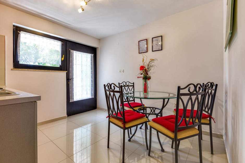 Apartment Sofija 2 peaceful vacation near the sea in Artatore, Lošinj – 8