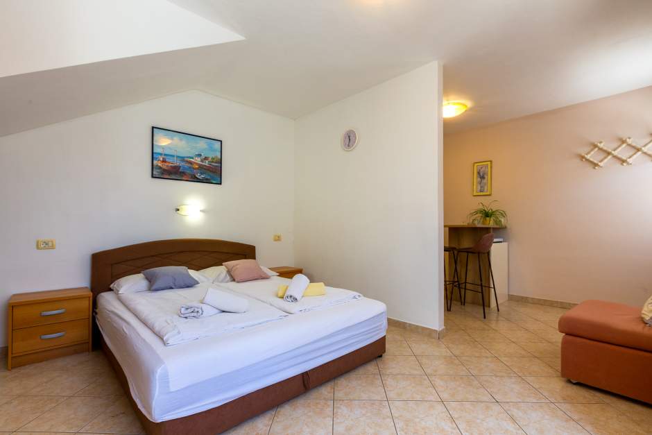 Studio Kristina 2 – Pogled na more, blizu centra Lošinja – 1