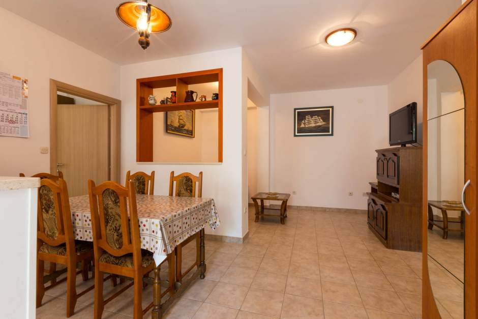 Apartment Anica 2 for 4 people, 260 m to the sea, Mali Lošinj