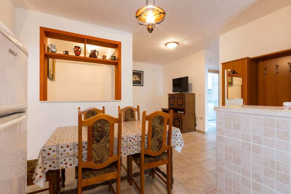 Apartment Anica 2 for 4 people, 260 m to the sea, Mali Lošinj