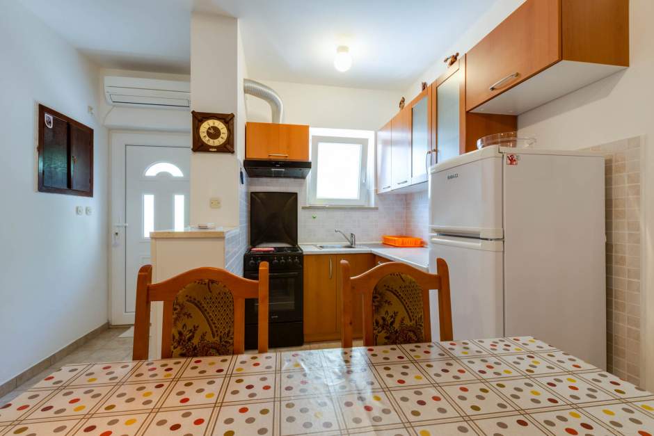 Apartment Anica 2 for 4 people, 260 m to the sea, Mali Lošinj
