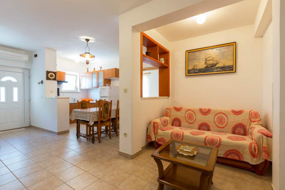 Apartment Anica 2 for 4 people, 260 m to the sea, Mali Lošinj
