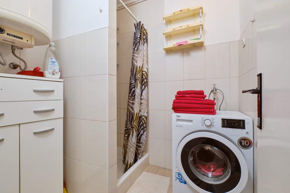 Apartment Diana 2 family accommodation near the city center Mali Lošinj