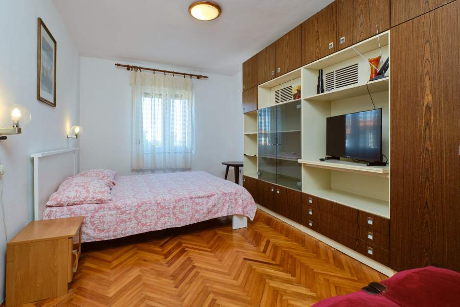Apartment Diana 2 family accommodation near the city center Mali Lošinj