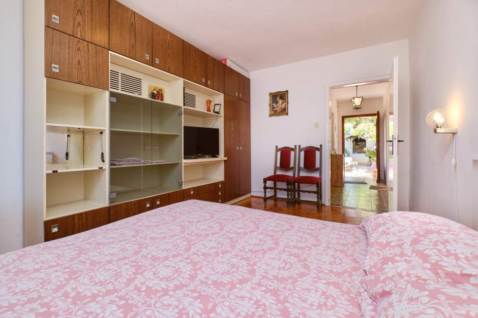 Apartment Diana 2 family accommodation near the city center Mali Lošinj
