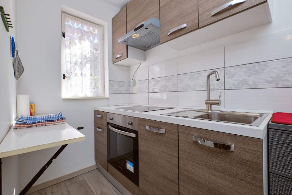 Apartment Diana 2 family accommodation near the city center Mali Lošinj