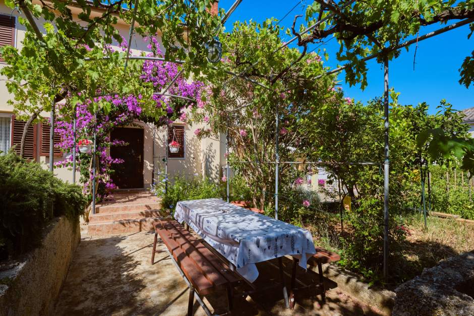 Apartment Diana 2 family accommodation near the city center Mali Lošinj