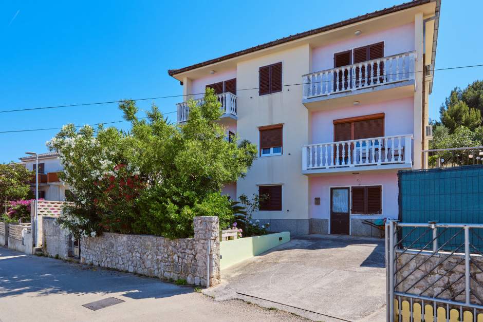 Apartment Diana 2 family accommodation near the city center Mali Lošinj