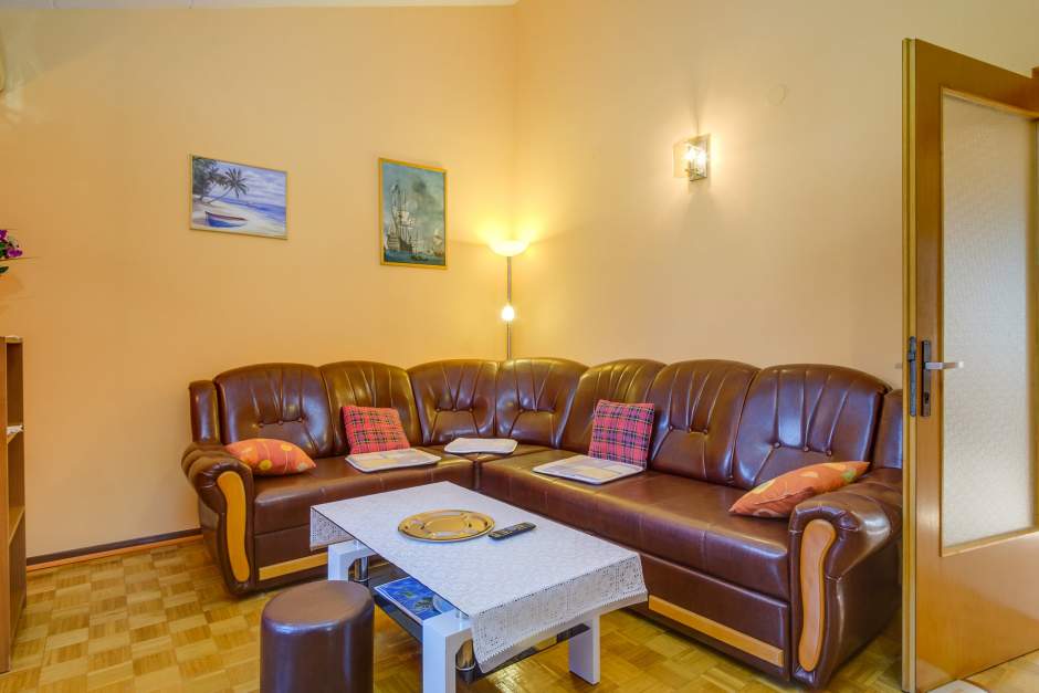 Apartman Saša s terasom – Mali Lošinj (4-6 osoba)