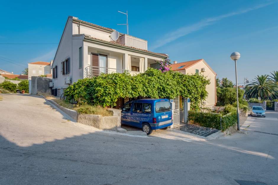 Apartman Saša s terasom – Mali Lošinj (4-6 osoba)