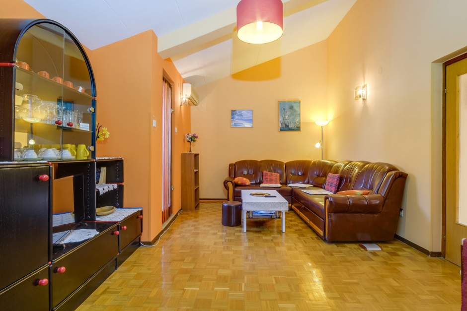 Apartman Saša s terasom – Mali Lošinj (4-6 osoba)