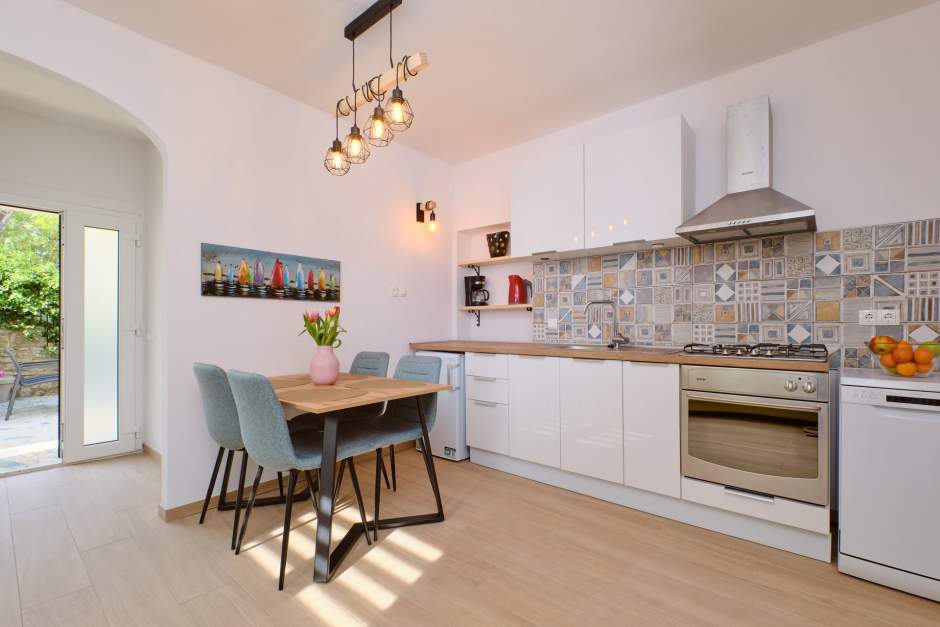 Apartment Deja 1 - Ideal for 3 people, near Čikat - Mali Lošinj, Croatia
