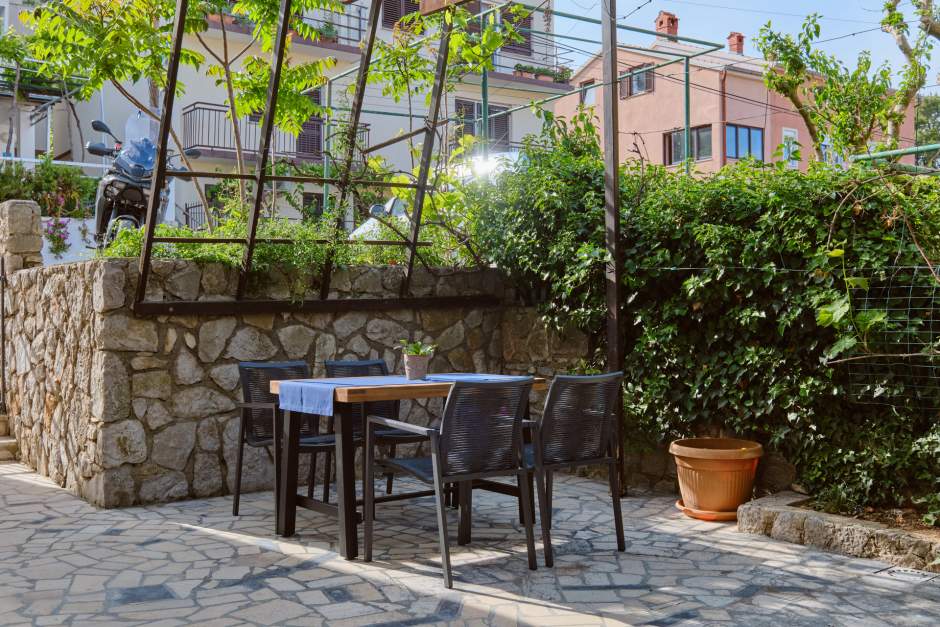 Apartment Deja 1 - Ideal for 3 people, near Čikat - Mali Lošinj, Croatia
