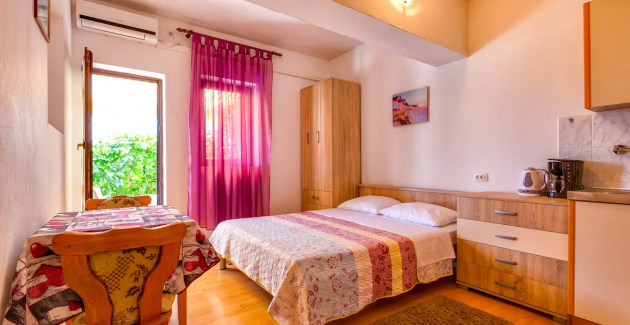 Apartment Karolina 4 - Studio for 2 people, near the beach, Mali Lošinj
