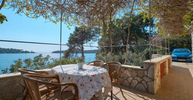 Apartment Katarina 1, for 2 persons, sea view and mooring, Lošinj