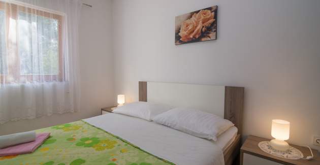 Apartment Lakic 1, Spacious three-bedroom apartment by the beach in Artatore