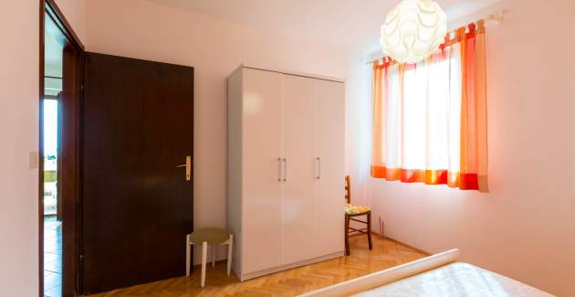 Apartment Lara 2  with terrace for relaxation in Mali Lošinj