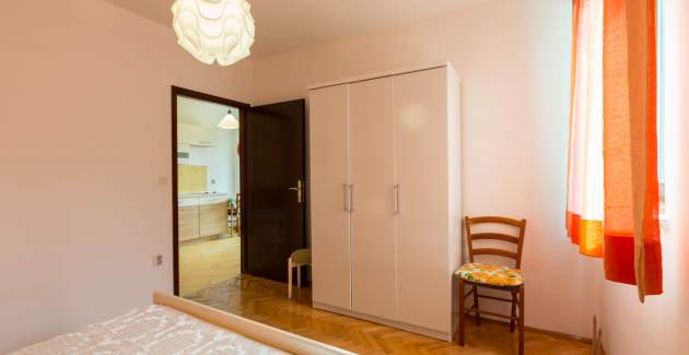 Apartment Lara 2  with terrace for relaxation in Mali Lošinj