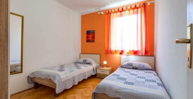 Apartment Lara 2  with terrace for relaxation in Mali Lošinj