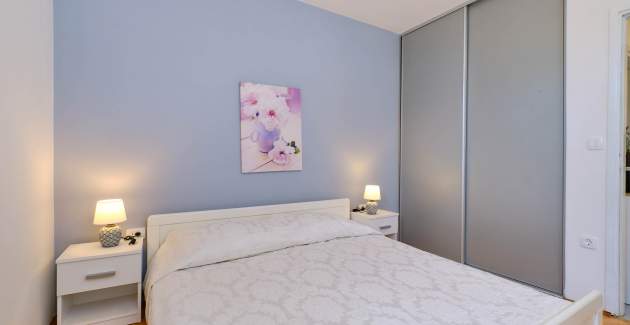 Apartment Lara 5 family accommodation near the center and the beach, Mali Lošinj