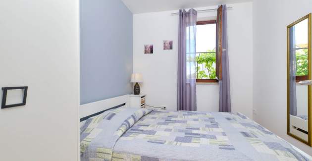 Apartment Lara 5 family accommodation near the center and the beach, Mali Lošinj
