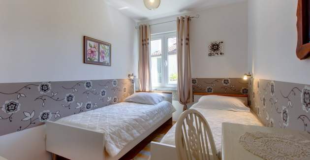 Apartman Lily 2 Idealan apartman za obitelj, blizu mora i centra Malog Lošinja