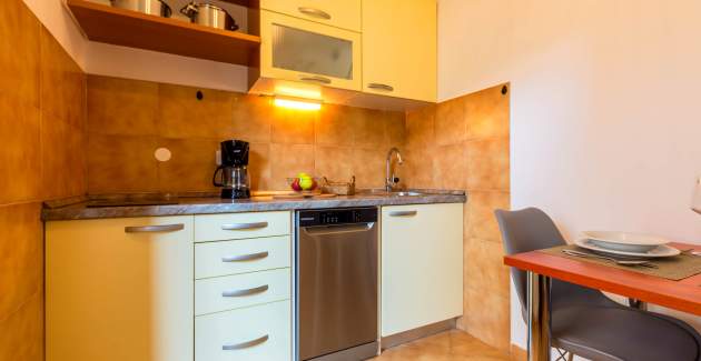 Apartment Adria 2 for 2 people, close to the beach and center, Mali Losinj