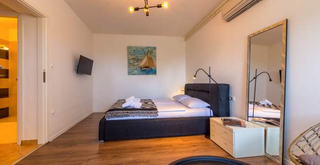 Apartment Adria 2 for 2 people, close to the beach and center, Mali Losinj
