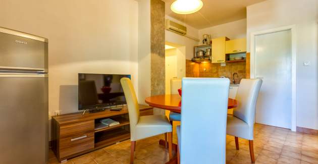 Apartment Adria 3 – Comfort and Relaxation by the Beach, Mali Losinj