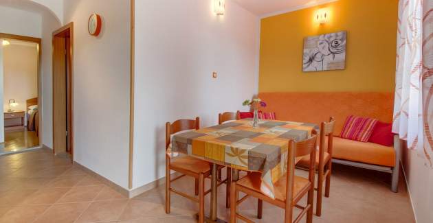 Apartment Melisa 1 surrounded by garden on the ground floor by 3 persons, Mali Lošinj.